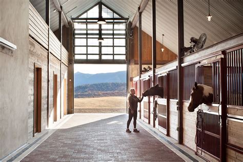 Tour a Modern Horse Property in Colorado - STABLE STYLE | Horse barn designs, Barn design, Horse ...