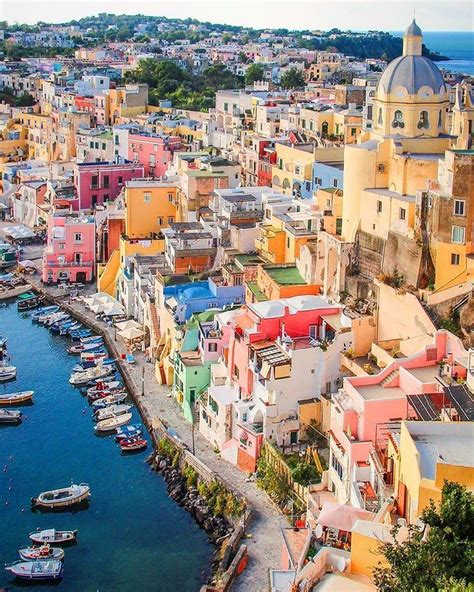 Procida Island, Italy | Luoghi meravigliosi, Destinazioni di viaggio, Paesaggi