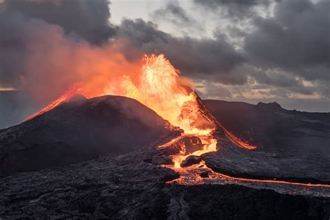 Unbelievable Photos of Iceland's Fagradalsfjall Volcano Erupting