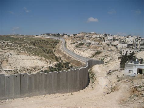 Israel and Palestine Trip » Blog Archive The wall dividing the West ...