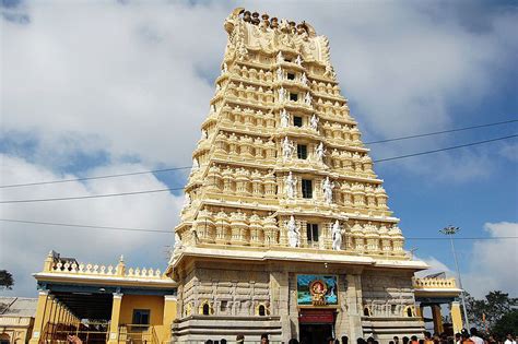 Chamundi Hills, Mysore - Entry Fee, Visit Timings, Things To Do & More...