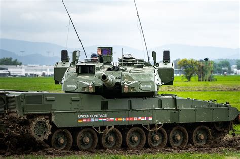 Tiger vs Panther size comparison: heavy tank vs medium tank. : r/TankPorn