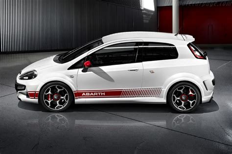 Fiat Abarth Punto Evo High Resolution Image (2 of 4)