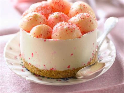 Lychee Cheesecakes Recipe | EatSmarter