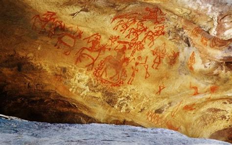 10,000 year old rock paintings depicting aliens and UFOs found in India ...