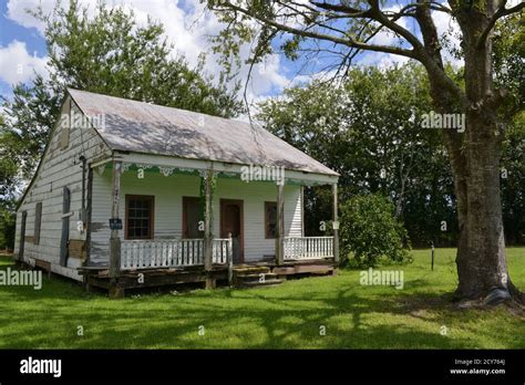 Old farm house and farming machinery in Louisiana, USA Stock Photo - Alamy