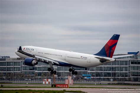 Delta Airbus A330-300 landing at London Heathrow Airport - Image, Econmy Class and Beyond ...