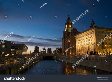 Liverpool Royal Liver Building At Night Stock Photo 186024299 : Shutterstock