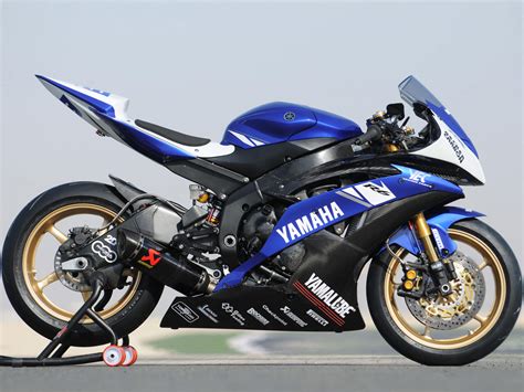 Modified Carz and Bikes...: YAMAHA R1..