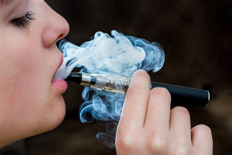 Can Vaping Damage Your Teeth? The Answer Might Surprise You...