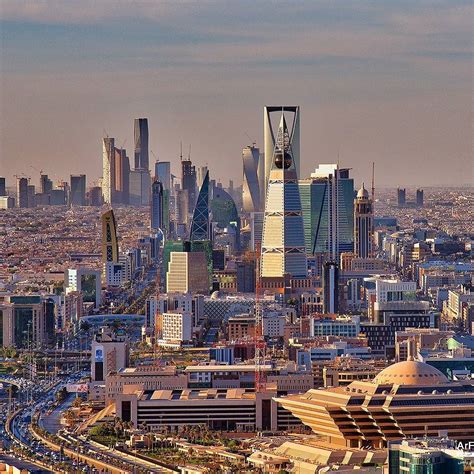 The bizarre skyline of Riyadh [1017x1017] : r/CityPorn