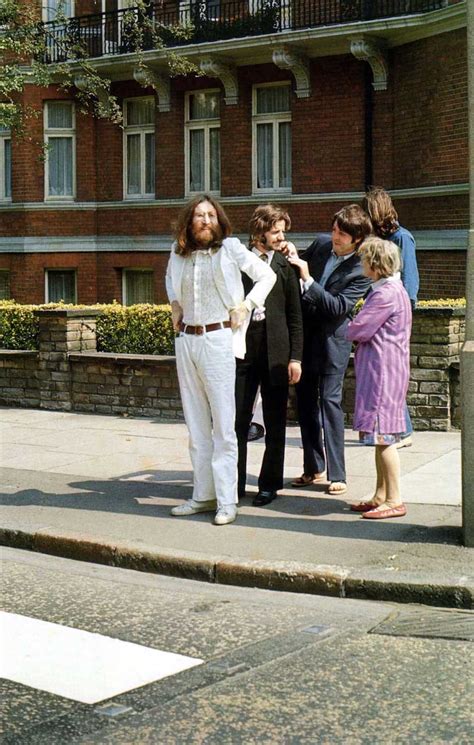 The Beatles Abbey Road Photoshoot - August 8 1969 - Flashbak