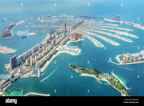 Palm jumeirah hi-res stock photography and images - Alamy