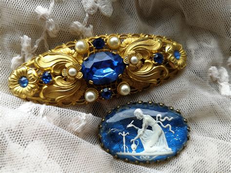 Old costume jewelry brooches | Collectors Weekly