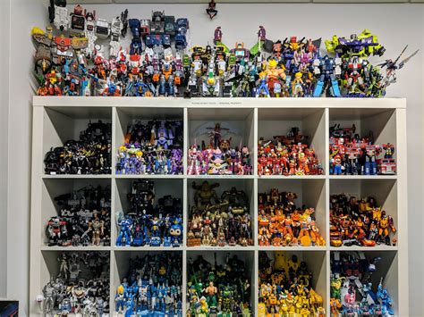 My collection that I keep at work--*Mostly* Transformers (Sorted by ...