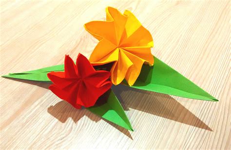 Easy origami flower. Great ideas for Easter decor - paper bouquet