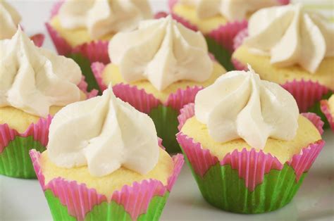 Mini Vanille Cupcakes — Rezepte Suchen