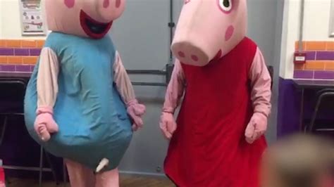 Hilarious Peppa Pig Character Wardrobe Malfunction - YouTube