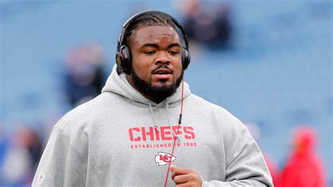 346-pound Chiefs DT Dontari Poe scores offensive touchdown