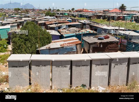 Khayelitsha slum hi-res stock photography and images - Alamy