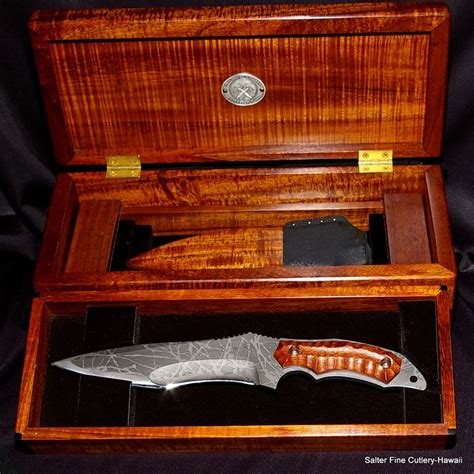 Collectible Knife In Box | Knife making, Cool knives, Hunting knife