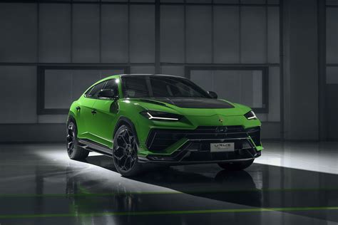 Lamborghini Urus Performante (2023) - picture 4 of 22