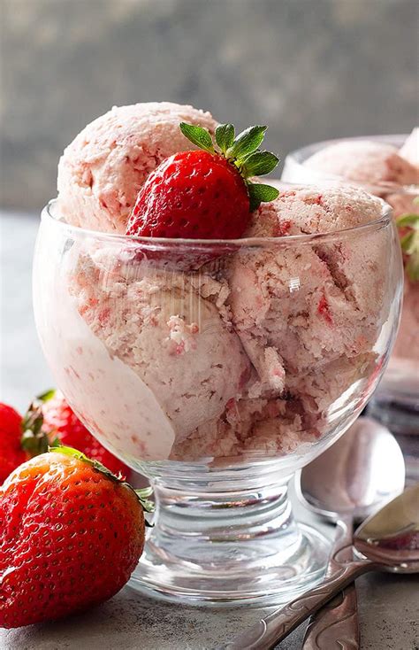 No Churn Strawberry Ice Cream - Countryside Cravings