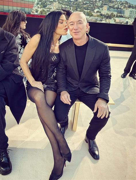 Jeff Bezos and Lauren Sánchez Share a Kiss at Versace Fashion Show in L.A.: 'My Favorite Person'