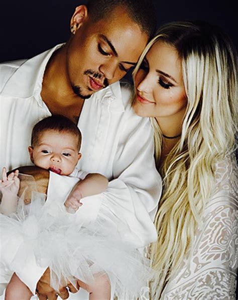 Ashlee Simpson Finally Introduces Daughter Jagger Snow in Family Photo - Us Weekly