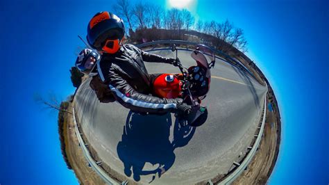 How to capture 360-degree photos while riding your motorbike