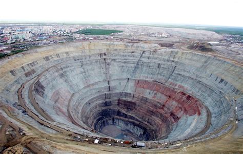 Mirny: A Giant Diamond Mine that Sucks Helicopters In