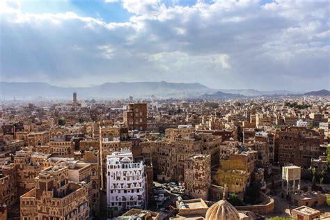 solo travel in Yemen city - Something In Her Ramblings