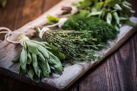 Cooking with fresh herbs, explained - UCHealth Today