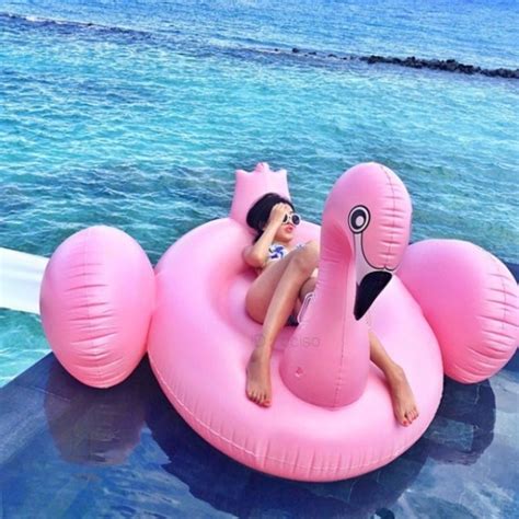 Giant Inflatable Flamingo Pool Float – Novelty Gift Ideas