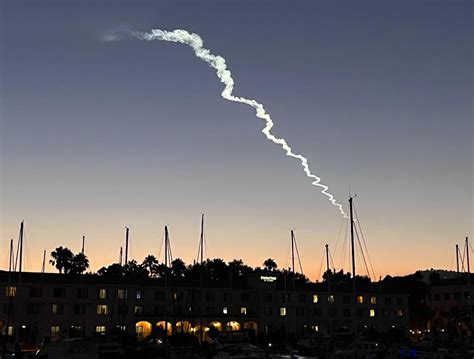 Photos: Rocket makes a SoCal spectacle in launch from Vandenberg - Los ...