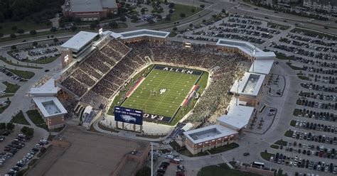 After Texas high school builds $60-million stadium, rival district ...