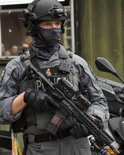 UK Armed Police (@ukarmedpolice) • Instagram photos and videos | Exercito do brasil, Comandos ...