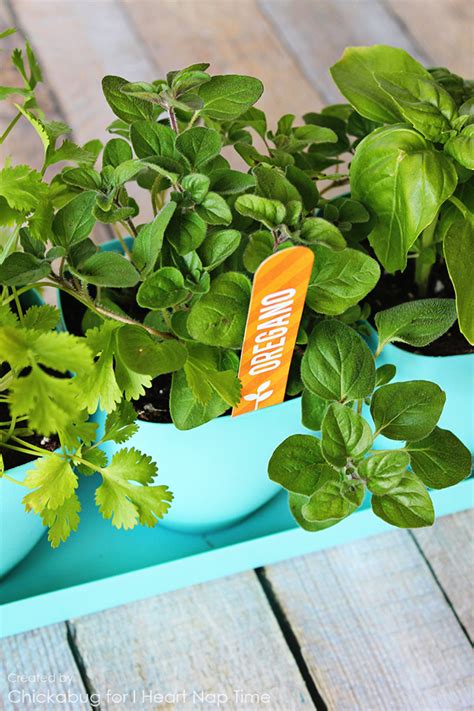 Free printable herb garden labels | Chickabug