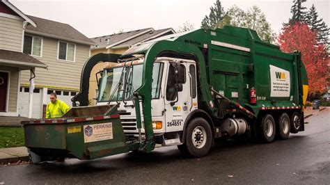 Freightliner Condor - McNeilus Pacific Series Front-Load Garbage Truck - YouTube