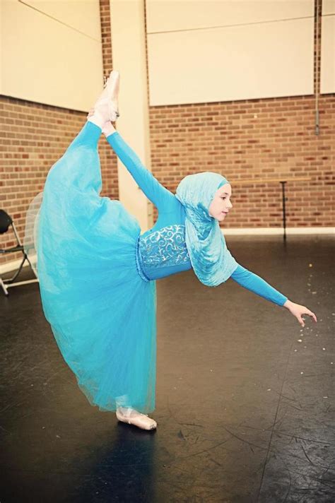 Muslim Teen Defies Tradition to Become First Hijab-Wearing Ballerina