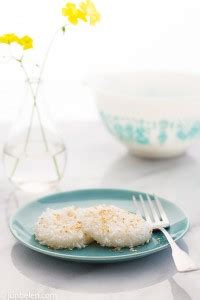 How to Make Palitaw (Sticky Rice Dumplings with Coconut and Toasted Sesame Seeds) | Junblog