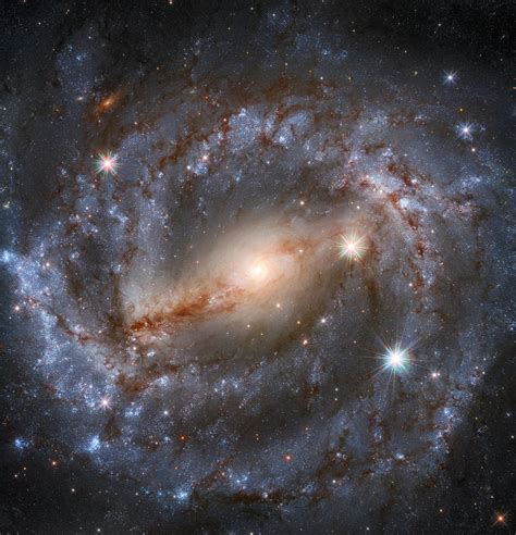 This Stunning Spiral Galaxy Is Mesmerizing – Image Took 9 Hours Observation Time on Hubble Space ...