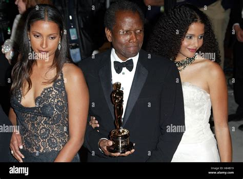 SIDNEY POITIER & DAUGHTERS 2002 VANITY FAIR OSCAR PARTY MORTON'S ...