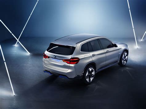 BMW’s iX3 is the company’s first normal-looking all-electric car - The Verge