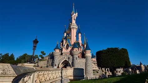 Visitez le Château de la Belle au Bois Dormant | Disneyland Paris