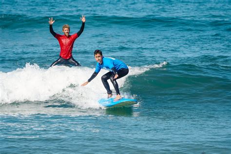 Want to Learn How to Surf? Learn About Surf Lessons for Beginners ...