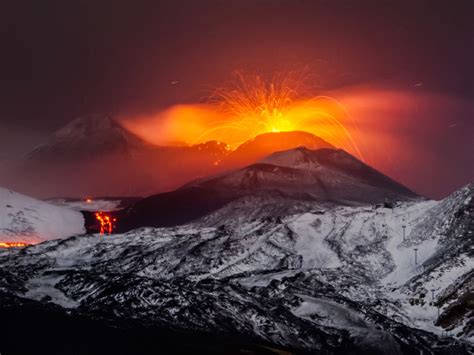 Mount Etna Eruption: Sicilian Volcano Erupts at Night : People.com