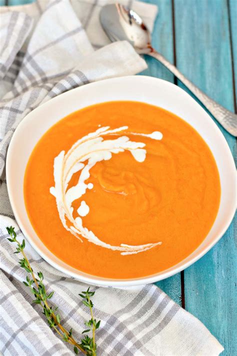 This Easy Butternut Squash Soup is the perfect comfort food.