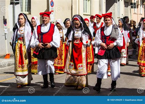 Sardinian Traditional Costumes Editorial Stock Image - Image of street, costume: 102129429