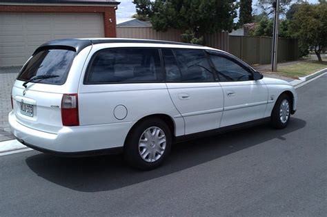 Holden Commodore Wagon (VT) 3.8 i V6 Acclaim (207 Hp)